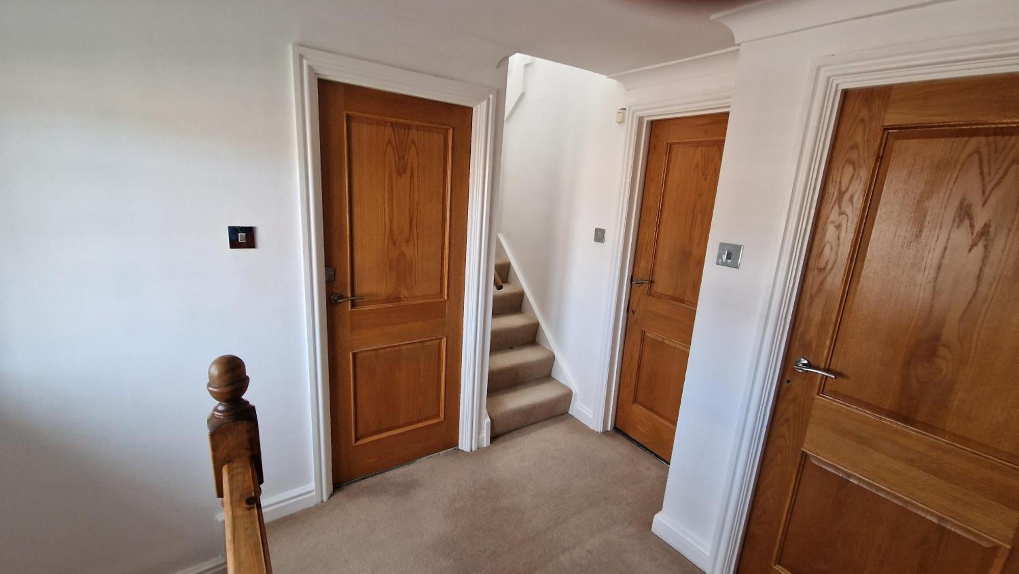 Comfort Sleep - Rooms With Shared Facilities Windsor Exterior photo